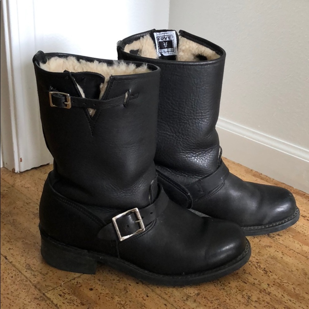 RARE Frye Engineer 12R, shearling lined